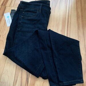 NWT Liverpool Abby Skinny Jeans